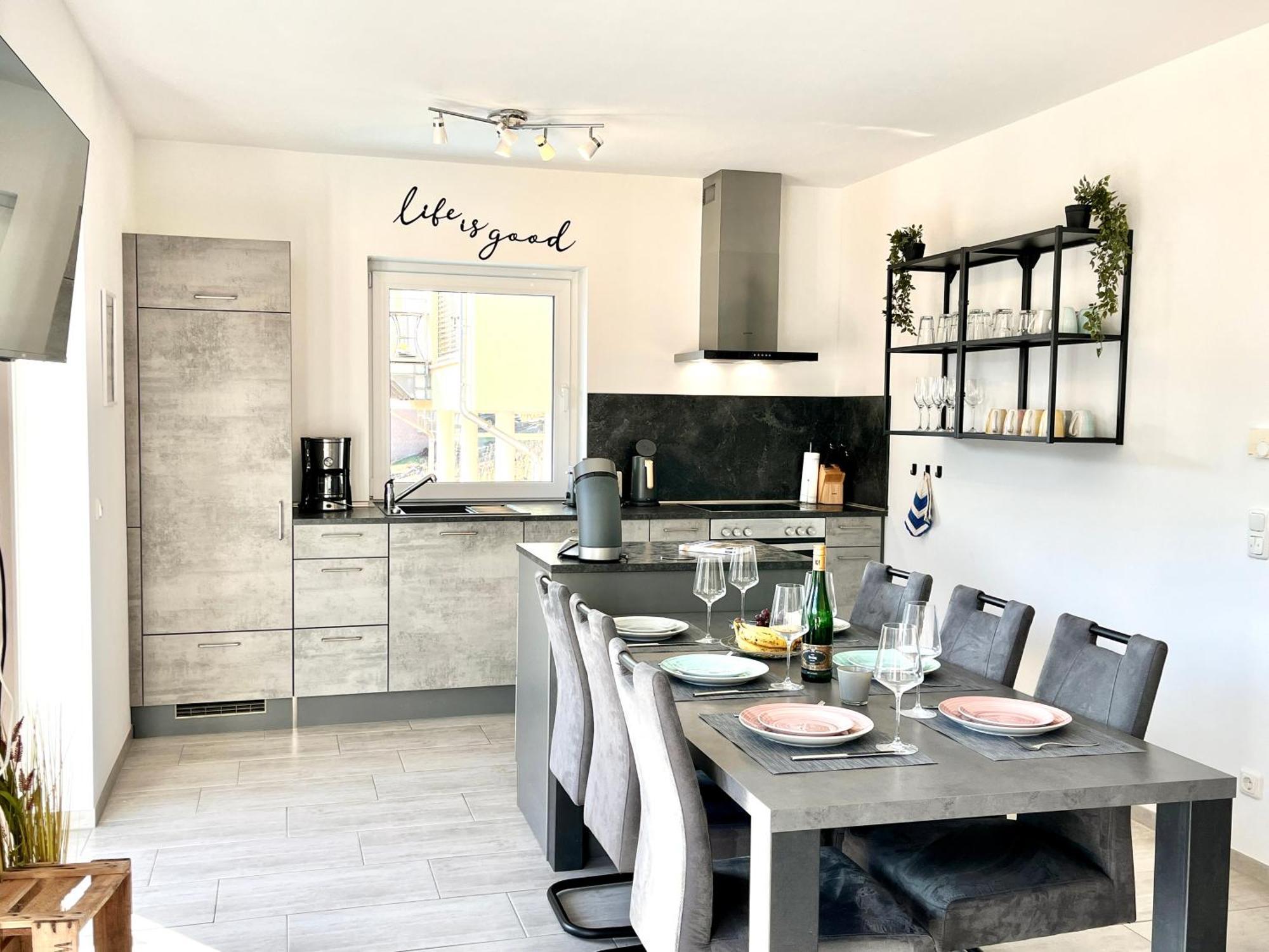 Ferienwohnung Moseltraum, 1-6 Pers, Mit 3 Schlafzimmer Und Panoramabalkon Müden 外观 照片