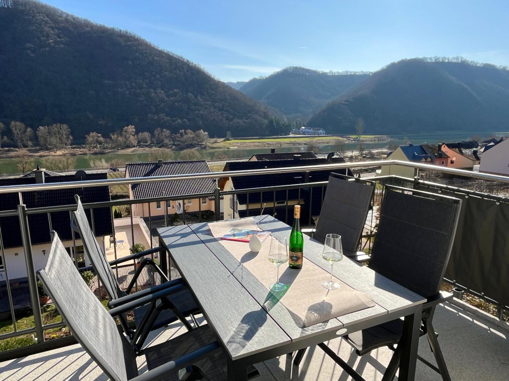 Ferienwohnung Moseltraum, 1-6 Pers, Mit 3 Schlafzimmer Und Panoramabalkon Müden 外观 照片